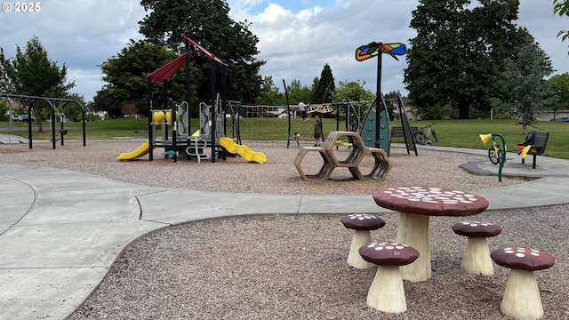 2113 SE 181st Ave, Vancouver, WA 98683 - community playground with a yard