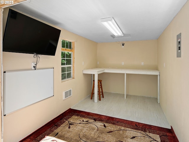 8275 SW Chestnut St, Portland, OR 97223 - unfurnished office featuring baseboards