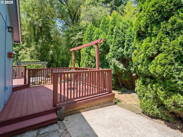8275 SW Chestnut St, Portland, OR 97223 - view of wooden terrace
