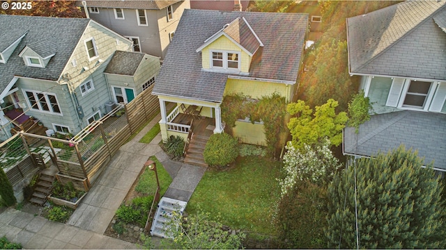 birds eye view of property featuring a residential view