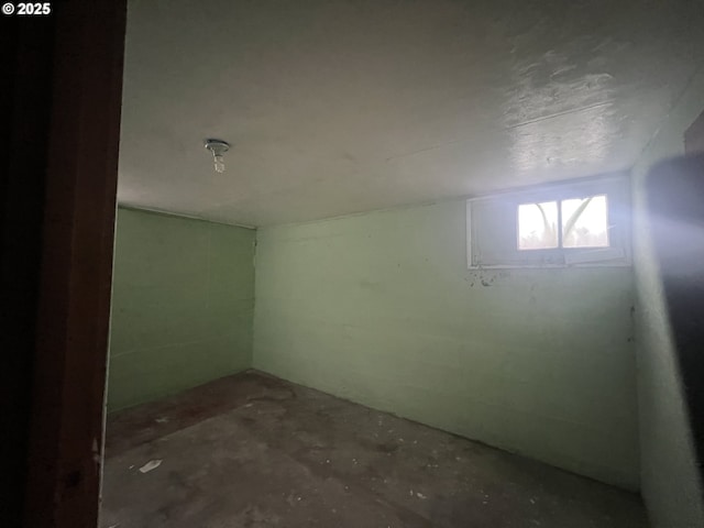 103 NW 10th Ave, Milton-Freewater, OR 97862 - unfurnished room with concrete floors