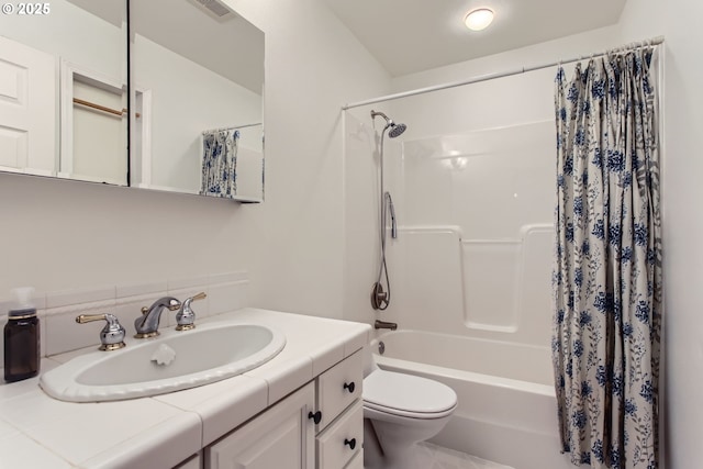 2900 NW 111th Ct, Portland, OR 97229 - bathroom with vanity, shower / bath combo with shower curtain, toilet, and visible vents