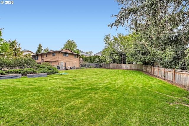 2900 NW 111th Ct, Portland, OR 97229 - view of yard featuring fence