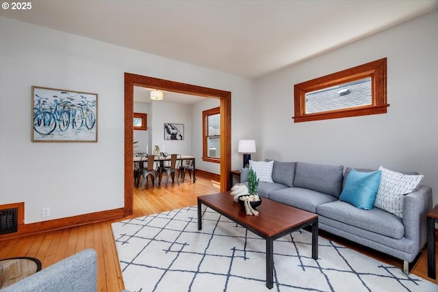 714 SE 35th Ave, Portland, OR 97214 - living area featuring light wood finished floors and baseboards