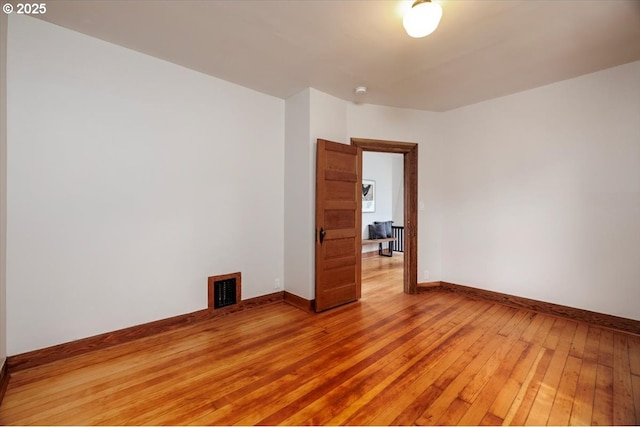 714 SE 35th Ave, Portland, OR 97214 - spare room with light wood-style flooring and baseboards