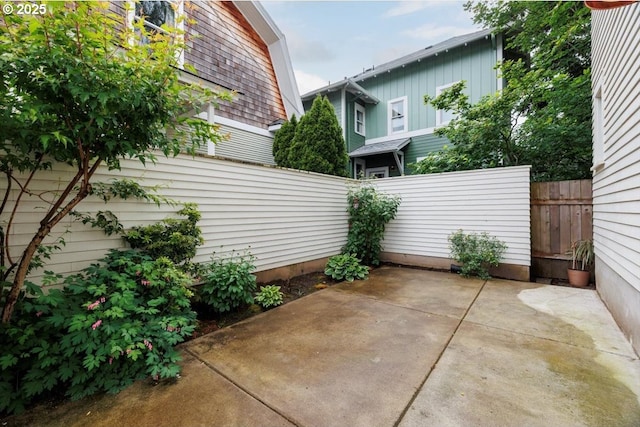 714 SE 35th Ave, Portland, OR 97214 - view of patio / terrace
