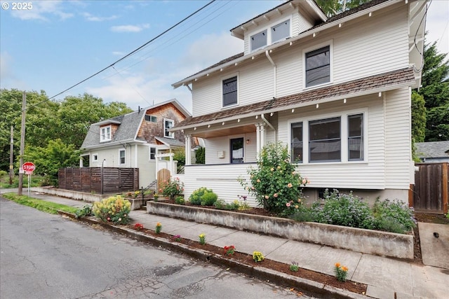 714 SE 35th Ave, Portland, OR 97214 - view of traditional style home