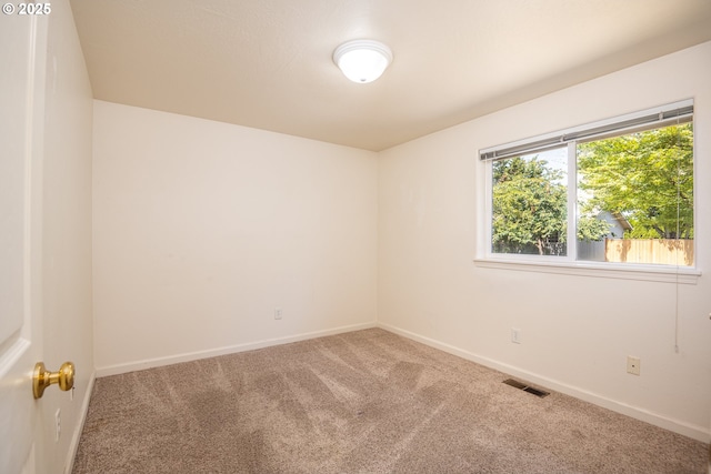 576 S 35th St, Springfield, OR 97478 - carpeted spare room featuring baseboards
