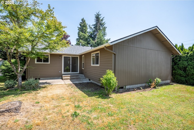 576 S 35th St, Springfield, OR 97478 - view of front of home with a front lawn and entry steps