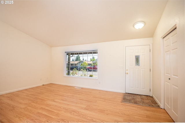 576 S 35th St, Springfield, OR 97478 - entrance foyer featuring light wood-style floors and baseboards