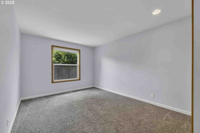 668 River Rd, Eugene, OR 97404 - unfurnished room with carpet flooring and baseboards