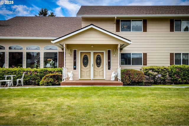 1218 SE Single Tree Dr, Vancouver, WA 98683 - view of front of property featuring a front yard and a shingled roof