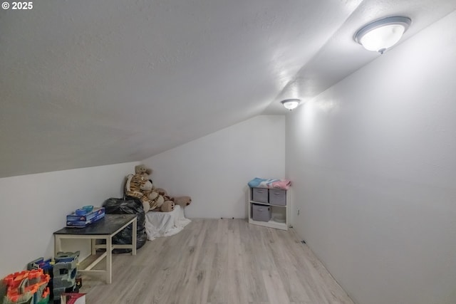 11885 Riverhaven Ln SE, Stayton, OR 97383 - bonus room with lofted ceiling and wood finished floors