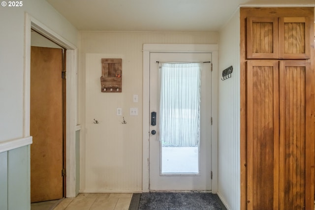 11885 Riverhaven Ln SE, Stayton, OR 97383 - doorway to outside with healthy amount of natural light and light tile patterned floors