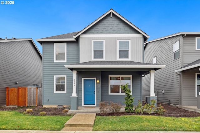 view of front of property featuring a front yard