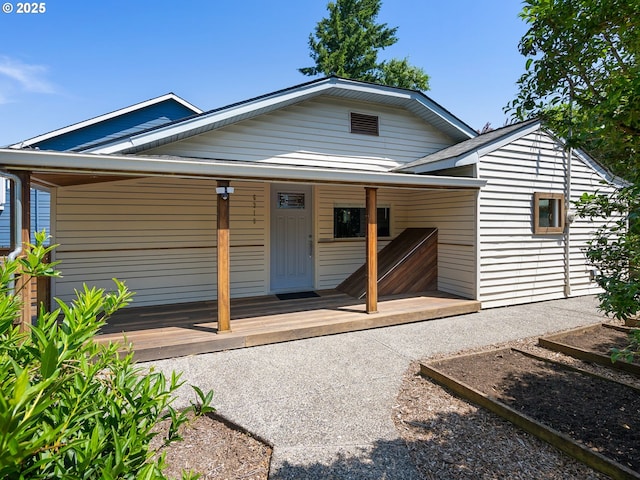 6310 SW 35th Ave, Portland, OR 97221 - view of front of property featuring a porch
