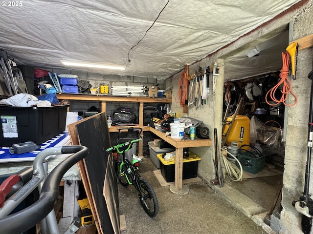 611 Fairchild St, Canyonville, OR 97417 - view of storage