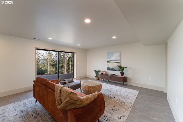 11625 NE Hoskins Hill Rd, Newberg, OR 97132 - living room with recessed lighting and baseboards