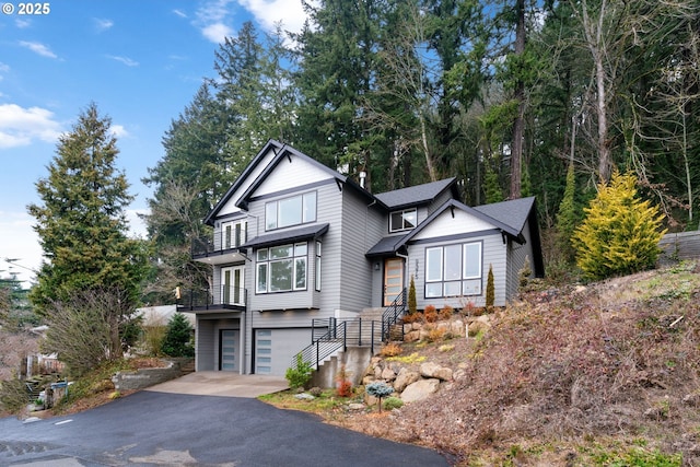 view of front of house featuring a garage