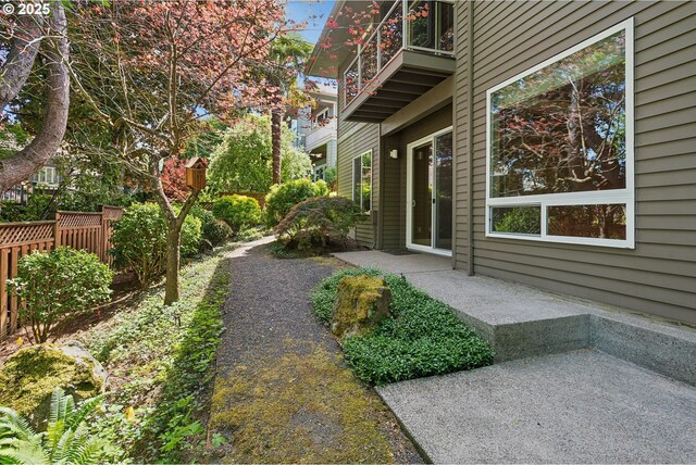 view of yard featuring fence