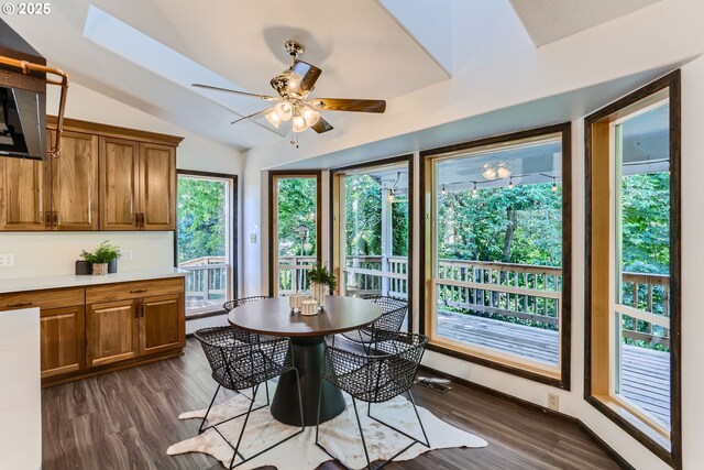23535 SW Newland Rd, Wilsonville, OR 97070 - dining area featuring dark wood finished floors, lofted ceiling, and a ceiling fan