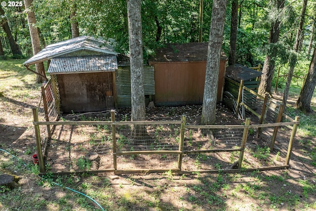 32468 Dillard Rd, Eugene, OR 97405 - view of yard featuring an outbuilding