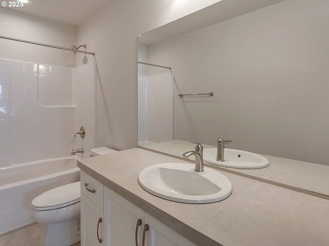 13863 SW Sabrina Ave, Tigard, OR 97140 - full bathroom with vanity, toilet, and shower / bathtub combination
