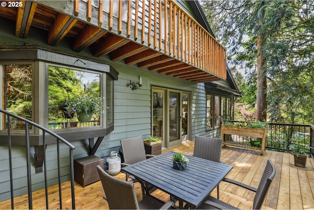 13305 Fox Run, Lake Oswego, OR 97034 - wooden terrace with outdoor dining space