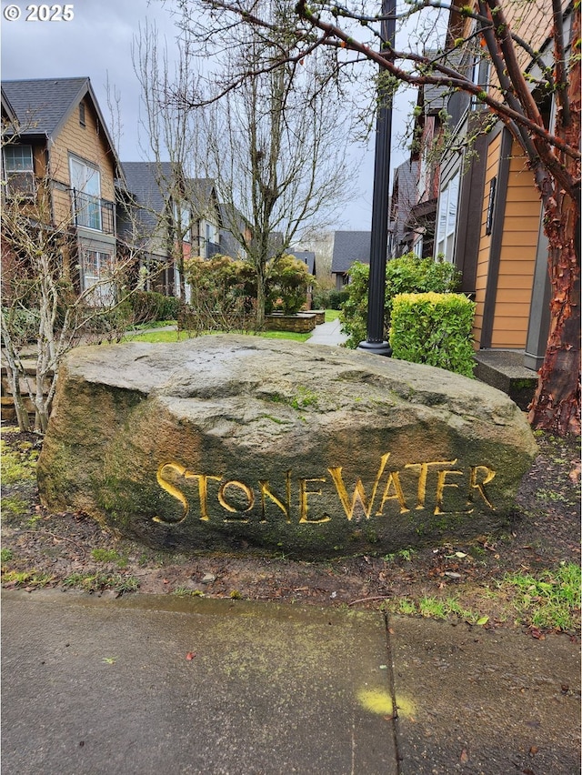 view of community / neighborhood sign