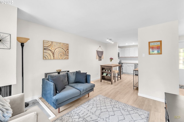 50 Cervantes Cir, Lake Oswego, OR 97035 - living area featuring light wood-style flooring and recessed lighting