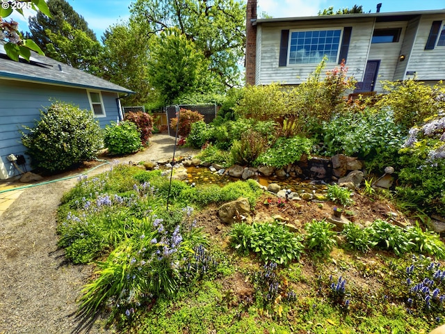 3880 SW 194th Pl, Beaverton, OR 97078 - view of yard featuring fence