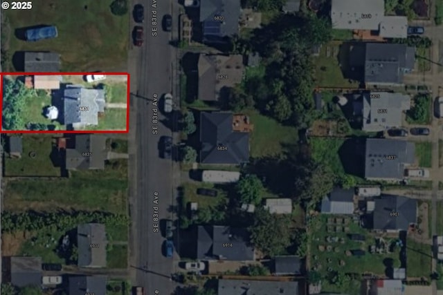 6831 SE 83rd Ave, Portland, OR 97266 - map / location featuring property parcel outlined