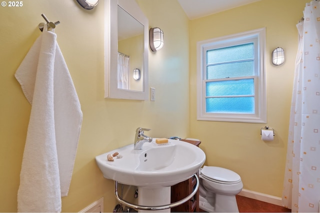 3116 SE 74th Ave, Portland, OR 97206 - full bath with toilet and a shower with curtain