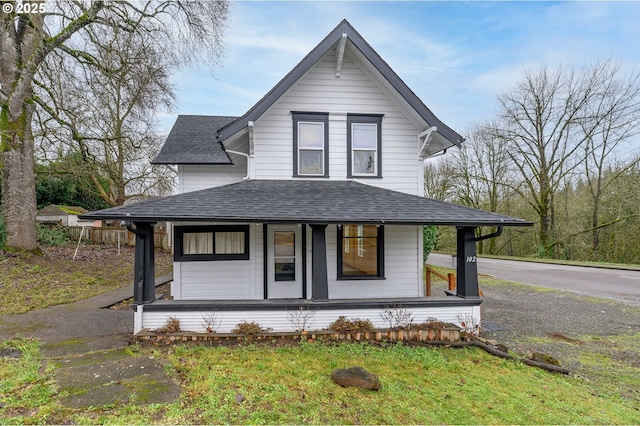 view of front of property featuring a porch