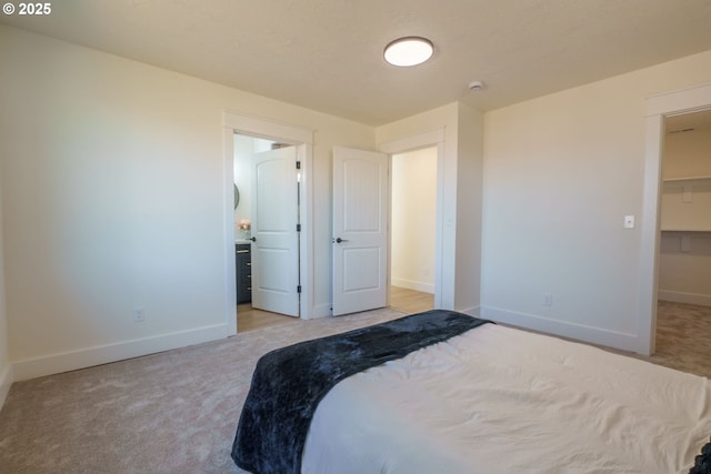 535 E St, Independence, OR 97351 - bedroom featuring carpet flooring and a spacious closet