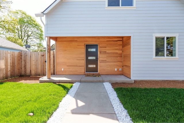 535 E St, Independence, OR 97351 - property entrance