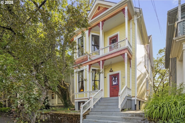 1817 SE 12th Ave, Portland, OR 97214 - victorian-style house with a balcony
