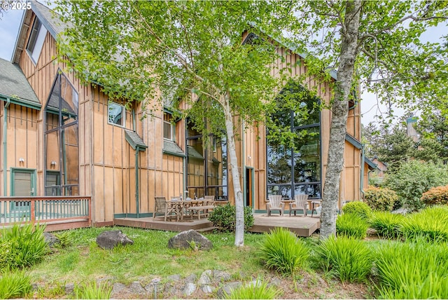 3360 NW Oceanview Dr, Newport, OR 97365 - view of property's community featuring a deck