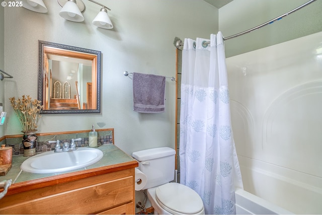 3360 NW Oceanview Dr, Newport, OR 97365 - bathroom with toilet, vanity, shower / bath combo, and backsplash