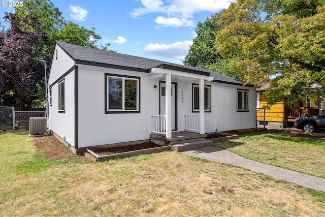 3235 SE 69th Ave, Portland, OR 97206 - view of front of house featuring a shingled roof