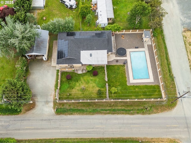 190 Walnut St, Myrtle Creek, OR 97457 - view of subject property with a pool
