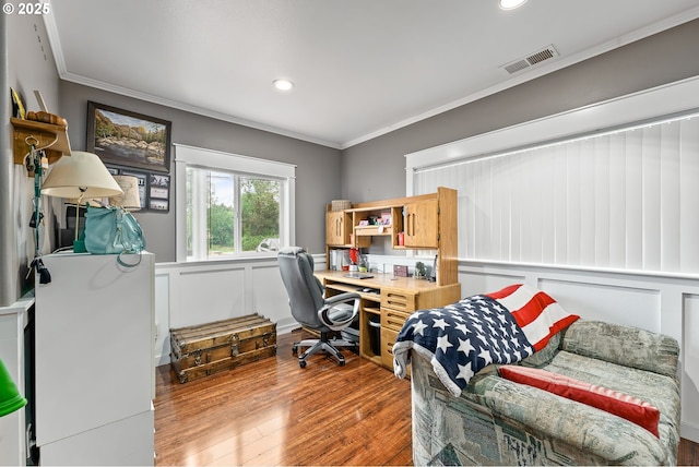 190 Walnut St, Myrtle Creek, OR 97457 - office space featuring crown molding, wood finished floors, and recessed lighting