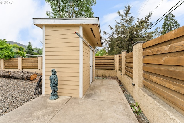 190 Walnut St, Myrtle Creek, OR 97457 - view of shed with a fenced backyard