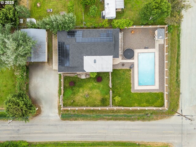 190 Walnut St, Myrtle Creek, OR 97457 - aerial view of property and surrounding area featuring a pool