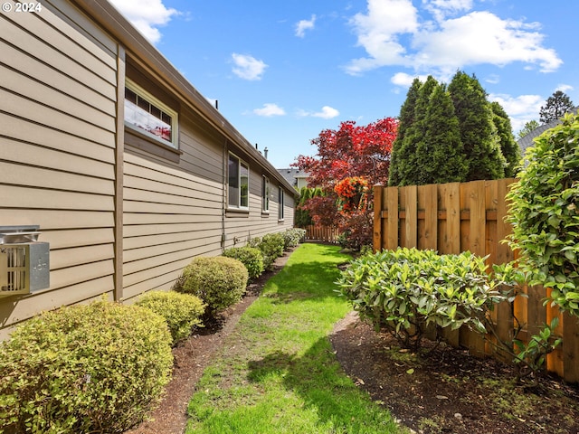 view of yard featuring fence