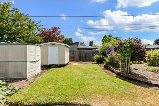 2065 Providence St, Eugene, OR 97401 - view of yard with a storage shed