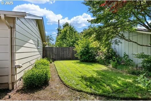 2065 Providence St, Eugene, OR 97401 - view of yard