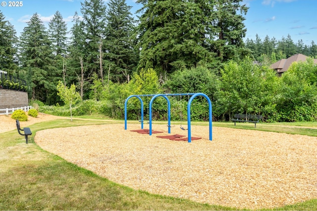 14956 SE Pebble Beach Dr, Happy Valley, OR 97086 - surrounding community with a yard