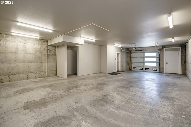 304 N Bridgeton Rd, Portland, OR 97217 - view of garage