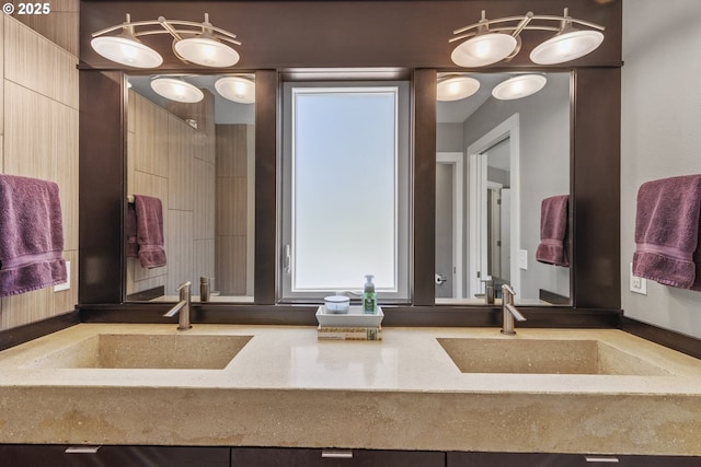 703 NW 94th St, Vancouver, WA 98665 - bathroom with double vanity